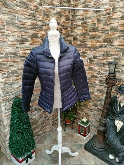 Beaumont Amsterdam ladies down light weight puffer jacket  Size Small 38 EU Full zip 2 zip pockets  Great winter jacket  Measurements in the photos