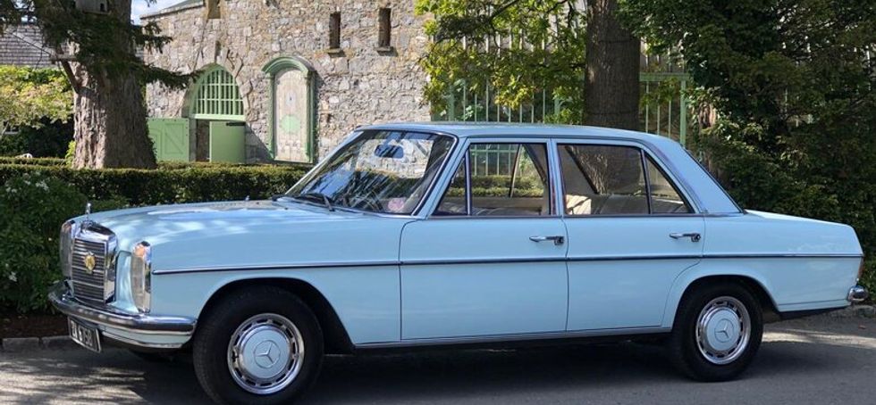 Mercedes 220 1972 petrol