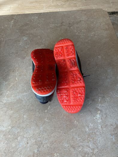golf shoes