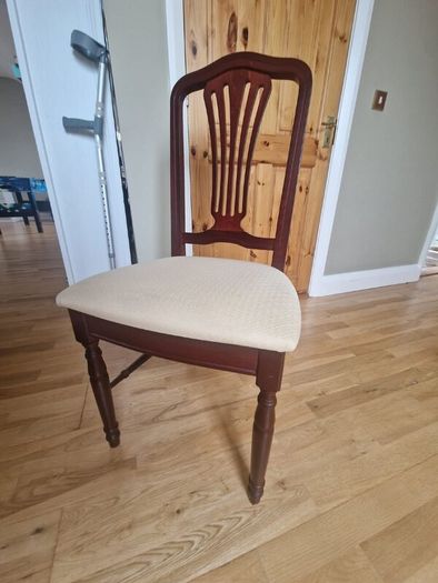 Rossmore solid Mahogany Dinning Table &  6 Chairs