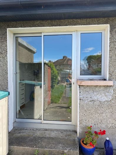 Sliding door