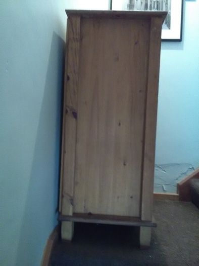 chest of drawers mirror Table