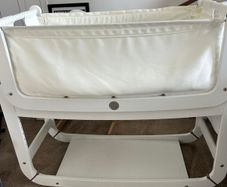 Snuz Pod next to me cot