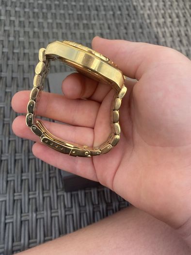 gold invicta