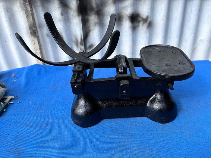 Vintage shop scales