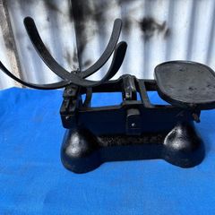 Vintage shop scales