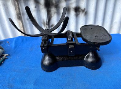 Vintage shop scales