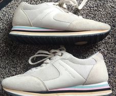 Tommy Hilfiger with leather trainers