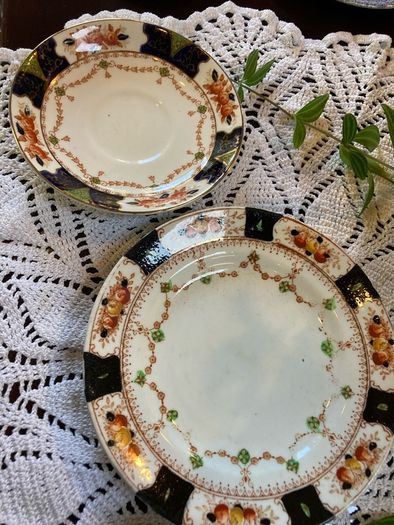 Vintage tea trio