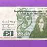 Irish one pound notes Image 4