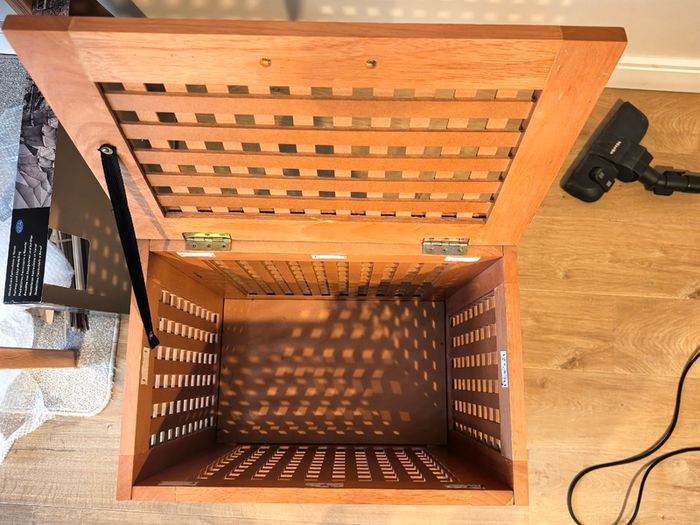 Clothes basket
