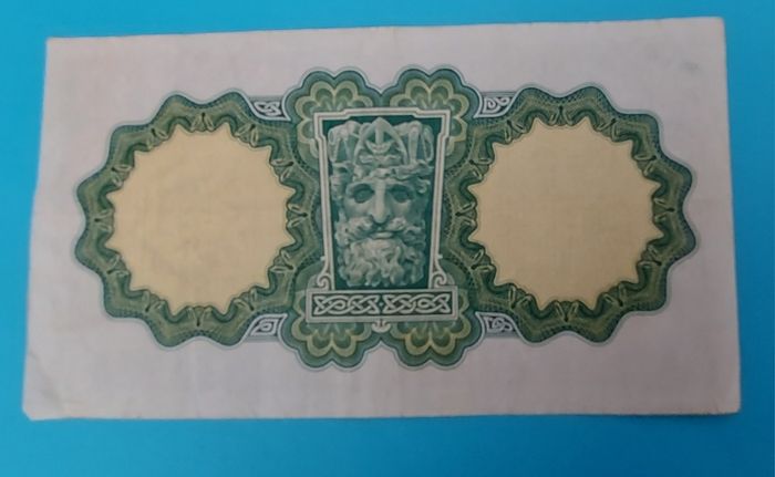 Irish 1960's 3 X Lavery One pound banknotes in Very Fine condition