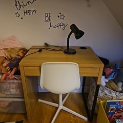 Desk Chair and lamp