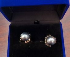 Vintage charming pair of cufflinks.