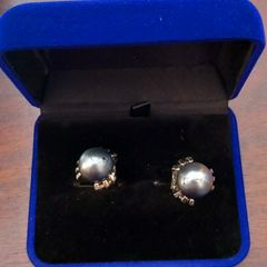 Vintage charming pair of cufflinks.