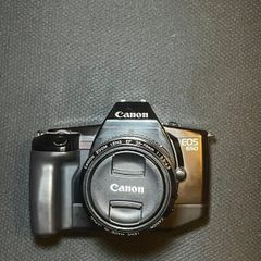 Canon Eos 650 film camera with 35-70mm zoom lens