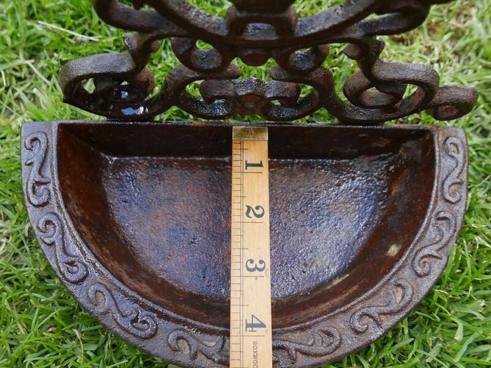 Antique Victorian cast iron wall mounted bird bath bird feeder