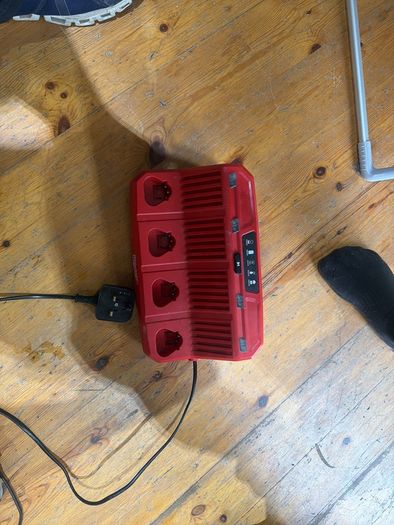Milwaukee m12 c4 charger