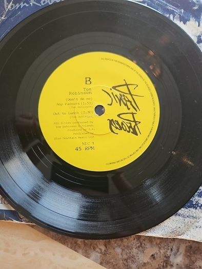 Tom Robinson 7" - Listen To The Radio