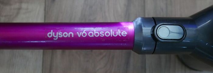 Dyson V6 Absolute NEW BATTERY works well