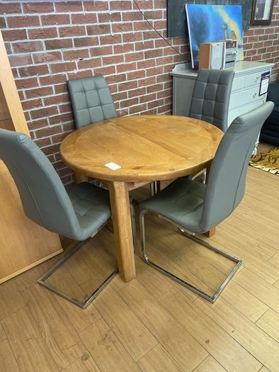 table + 4 chairs