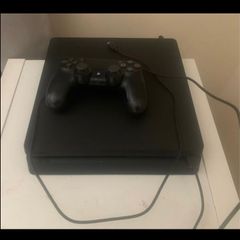 PlayStation 4 500GB + 1 Controller