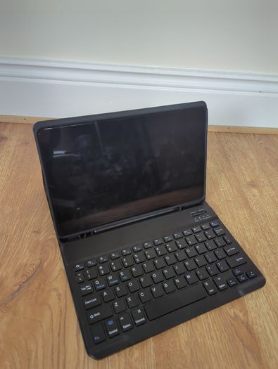 Samsung Tab S6 Lite + Keyboard Case