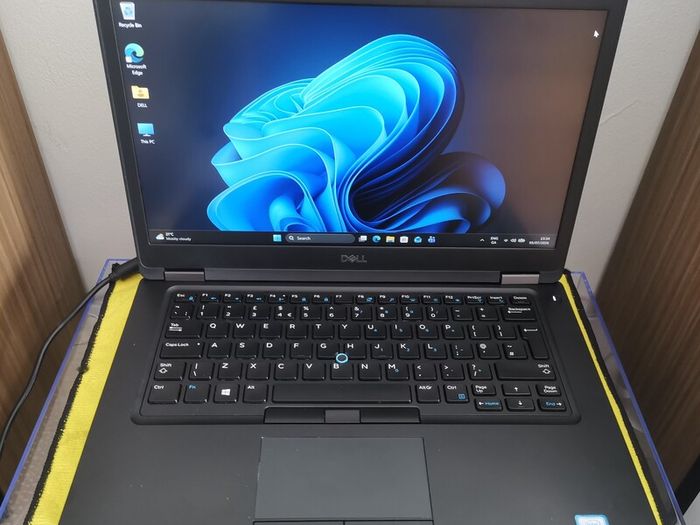 Dell latitude 5490