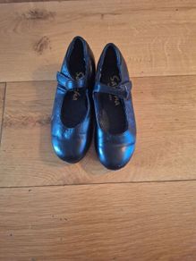 Kids tap dancing shoes