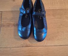 Kids tap dancing shoes