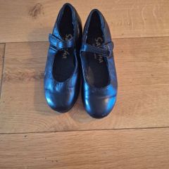 Kids tap dancing shoes
