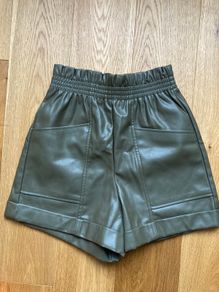 Brand NEW with tag Pull&Bear Shorts size S