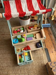 le toy van market stall