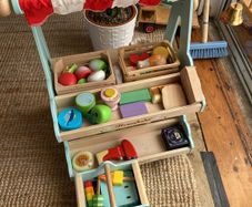 le toy van market stall