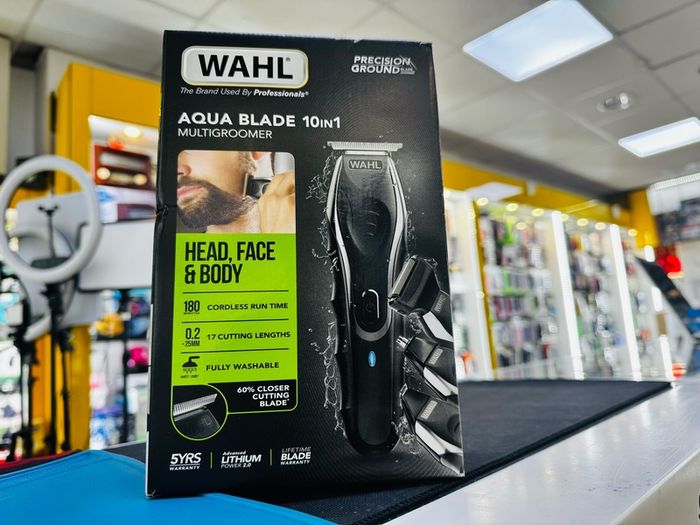 Wahl Aqua Blade 10 in 1 Beard Trimmer with 30ml Beard Oil, Beard Care Set for Men, Fully Washable head face and body