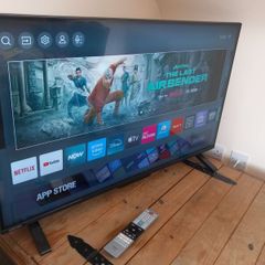 6 months old Toshiba TV 43"