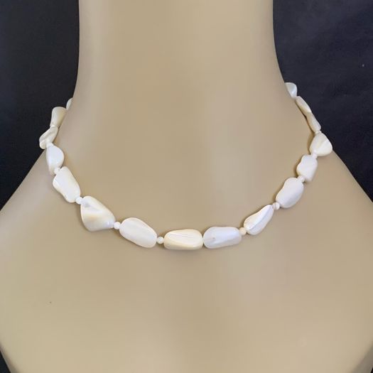 Vintage mother of pearl necklace