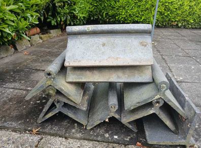 Roll top ridge tiles