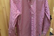 Red/pink shirt