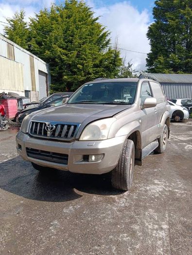 Breaking Toyota land cruiser 2005 diesel