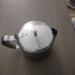 Large Stainless Steel Teapot in perfect condition