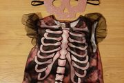 Pink Skeleton incudes mask age 3- 4 years