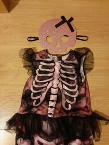 Pink Skeleton incudes mask age 3- 4 years