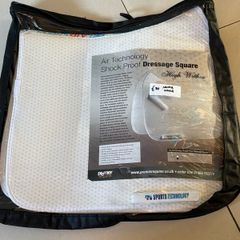 Premiere equine high wither shock absorbing dressage pad
