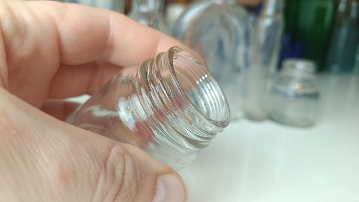 494 - Set of 6 Vintage Clear Glass Screw Cork Top Collectible Decorative Bottles and Jars