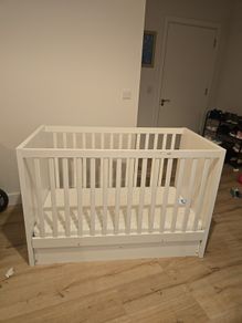 baby cot