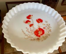 Arcopal 27 cm Flan Quiche Dish Poppy Flowers Milk Glass