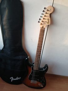 Fender Squier Affinity Stratocaster HSS Sunburst Guitar & Gig Bag Bundle