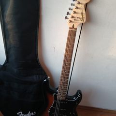 Fender Squier Affinity Stratocaster HSS Sunburst Guitar & Gig Bag Bundle