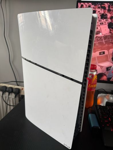 PS5 for sale working perfect with one controller